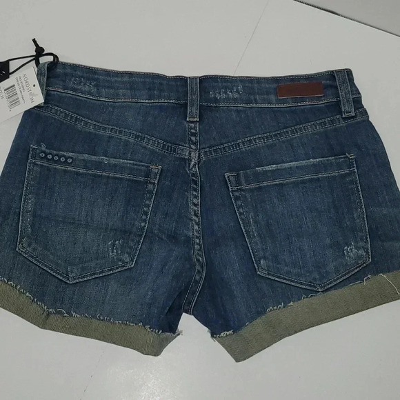 BLANK NYC Distressed Roll Up "The Fulton" Jean Shorts Size 25 NWT - Picture 4 of 8